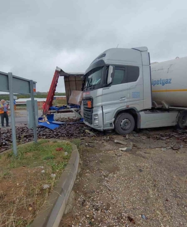 Bursa’da feci kaza : 2 yaralı