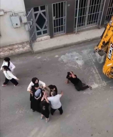 Bursa’da kürekli yumruklu kavga kamerada