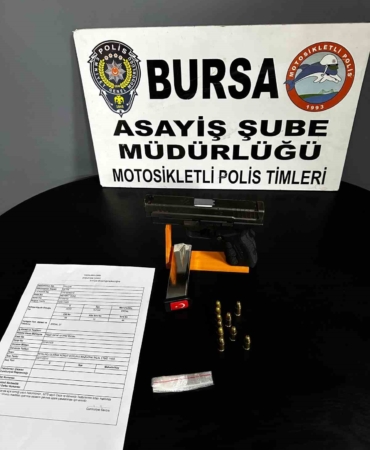 Bursa’da şüpheli araçtan tabanca ve uyuşturucu çıktı