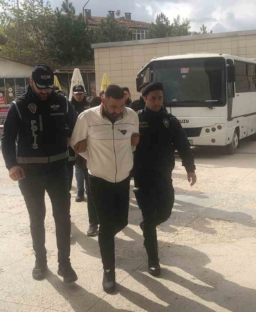 Bursa’da tefeci çetesi çökertildi