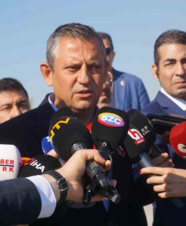 CHP Lideri Özel, Demirtaş’ı cezaevinde ziyaret etti