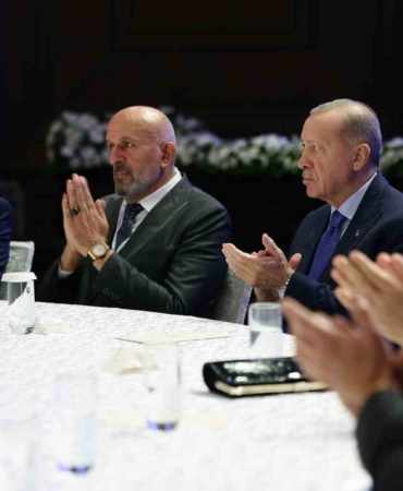 Cumhurbaşkanı Erdoğan: "Netanyahu denilen gözü dönmüş caninin elinde Amerikası, Avrupası, BM Güvenlik Konseyi adeta oyuncak olmuş durumda"