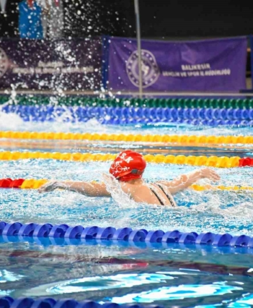 Cumhuriyet İçin Yüzdüler