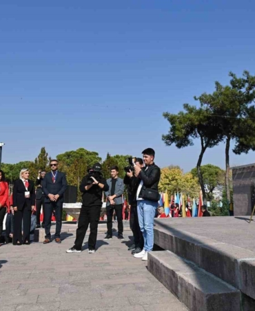 Cumhuriyet’in 101. yılında Atatürk Anıtı’na çelenk sunuldu