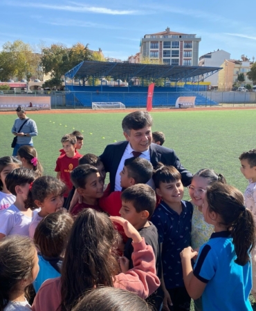 Dereceye giren sporculara ödülleri verildi