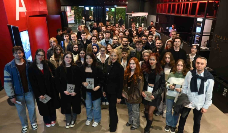 DOSABSİAD’dan üniversite öğrencilerine cumhuriyet etkinliği