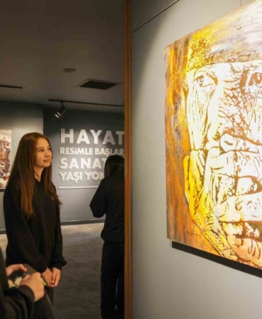 Dünya Yaşlılar Günü’ne özel resim sergisi Ümraniye’de sanatseverlerle buluştu