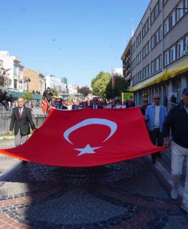 Edirne’de emekli astsubaylardan görkemli kutlama