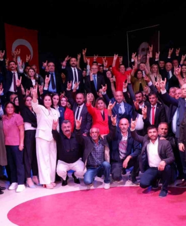 Edirne’de MHP’ye katılan 643 üyeye rozetleri takıldı