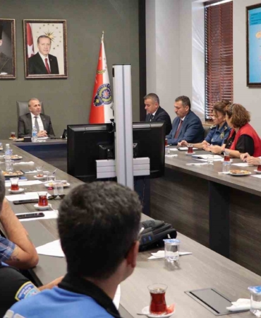 Emniyet Müdürü Kenan Kurt muhtarlarla bir araya geldi