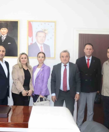 Erasmus+ programında yer alan proje ekibi, Kaymakam Öztürk’e ziyaret etti