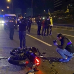 Esenler TEM Otoyolu’nda feci kaza... Motosiklet asfalt yenileme aracına çarptı: 1 ölü