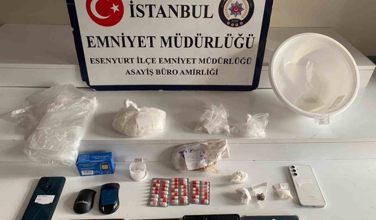 Esenyurt’ta polisin takibe aldığı ev uyuşturucu yuvası çıktı