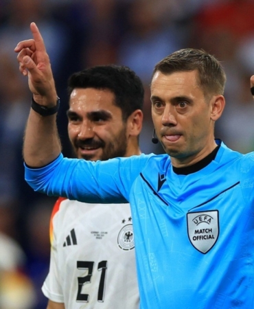 Fenerbahçe - Manchester United maçında Clement Turpin düdük çalacak