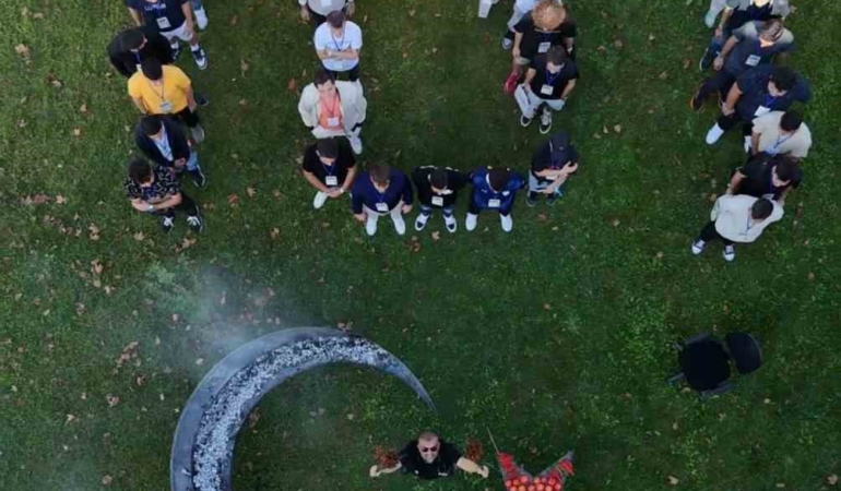 Fenomen ciğerci Cumhuriyet Bayramı’nı gençlerle kutladı