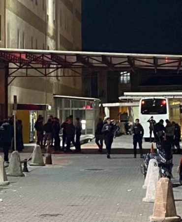 Gaziosmanpaşa’da hastane bahçesinde arbede: Kavga esnasında havaya ateş açıldı