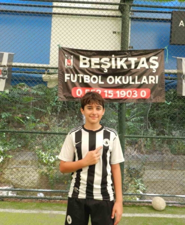 Genç yetenek İnegöl Kafkas Futbol Akademisine transfer oldu