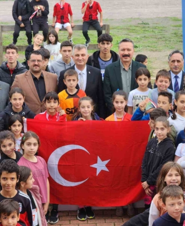 Gölcük’te Cumhuriyet coşkusu sporla birleşti