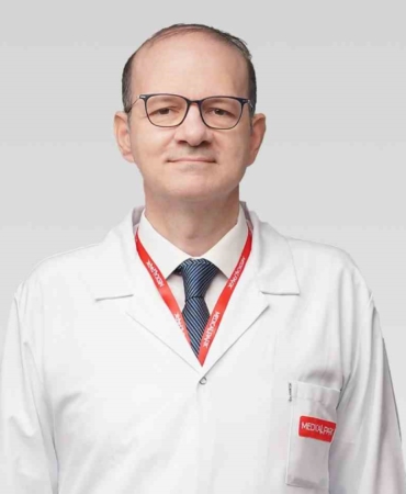 “Göz damarlarındaki tıkanmalar, ani görme kaybına yol açabilir”