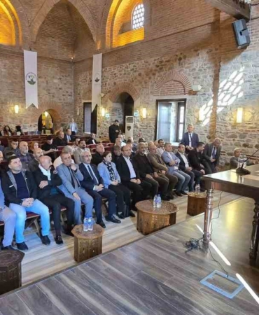 Harmancık’ta kurucu başkan Kadir Uzun, yeniden göreve seçildi