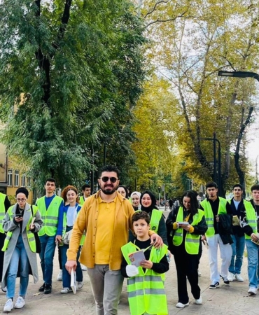 Hendek Meydanı’nda kitap okuma etkinliği