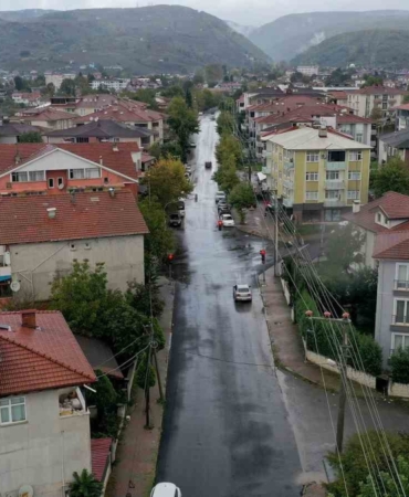 Hendek’te 3 mahalleyi bağlayan hat sil baştan yenilendi