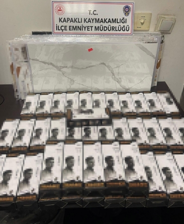 Hırsız, çaldığı malzemeleri polise teslim etti