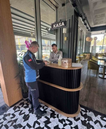 İnegöl’de zabıta ekipleri kafeleri mercek altına aldı