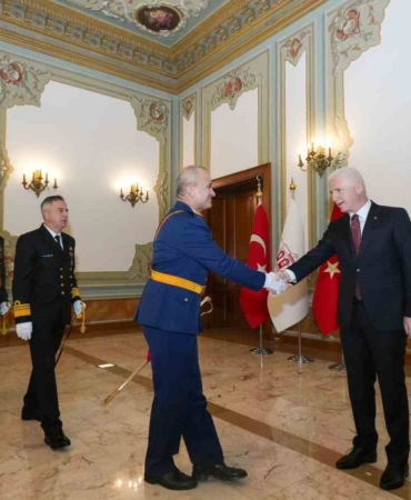 İstanbul Valisi Davut Gül, Cumhuriyet Bayramı tebriklerini kabul etti