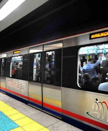 İstanbul’un en yoğun kullanılan geçidi Marmaray 11’inci yaşını yolcu rekoruyla kutladı