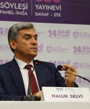 "İzmir’in işgaline Türk halkının tepkisi edebi anlamda çok sert olmuştur"