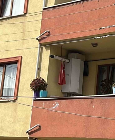 Karısını boynundan vurdu, ambulansı hastaneye kadar takip etti