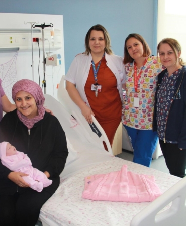 Karnında kitle tespit edildi, henüz 22 saatlikken ameliyat edildi