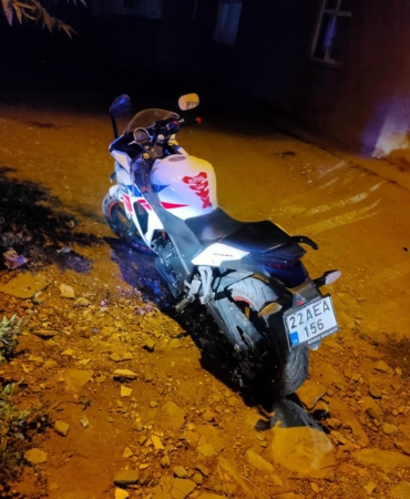 Keşan’da devrilen motosiklette 2 kişi yaralandı