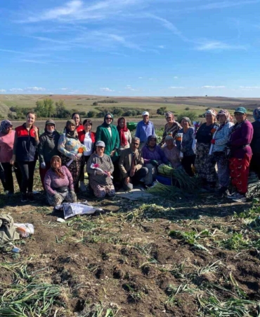 Kırklareli’nde "Dünya Kadın Çiftçiler Günü" tarlada kutlandı