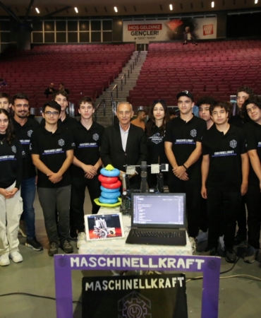 Küçükçekmece’de VEX Robotics heyecanı