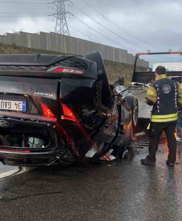 Kuzey Marmara Otoyolu’nda takla atan otomobil sürüklendi: 4 yaralı