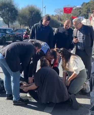 Lüks cipe çarpan motosikletli zabıta yaralandı: Ağlayan kadın sürücü bir an olsun başından ayrılmadı