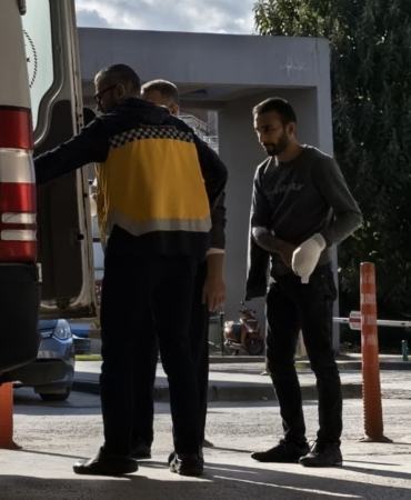 Makineye elini kaptıran işçinin 3 parmağı koptu