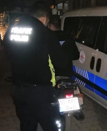 Manyas’ta kurallara uymayan motosikletlilere ceza yağdı