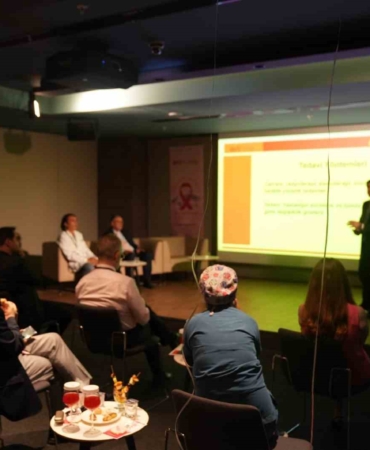 “Meme kanseri el ile fark edilene kadar tümör büyümüş oluyor, düzenli kontrole gidin”