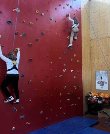 Minik öğrencilere suyun önemini aşıladılar