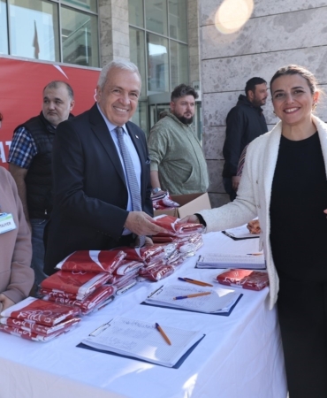 Nilüfer Atatürk posterleriyle donanıyor