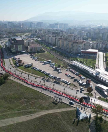 Öğrencilerden teröre lanet, "Yaşasın Cumhuriyet" yürüyüşü
