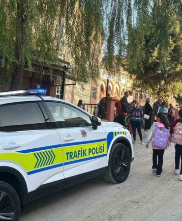 Okul çıkışlarında denetimler devam ediyor