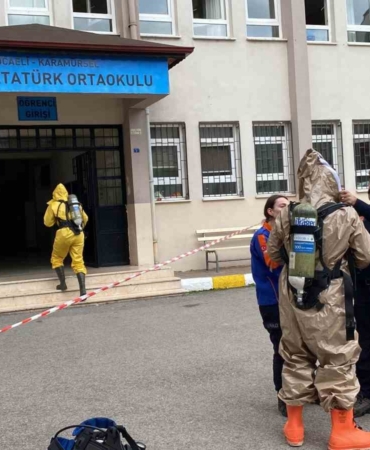 Okulda cıva tüpü kırıldı: 3 kişi hastanelik oldu