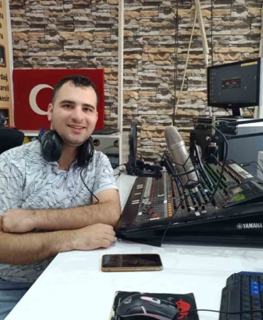 Onun sesi tüm engelleri aşıyor