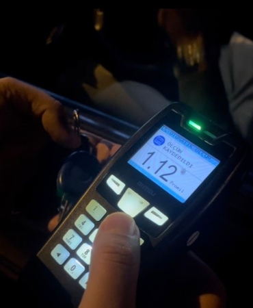 (Özel) Alkollü arkadaşını kurtarmaya gitti o da ehliyetsiz ve alkollü çıktı