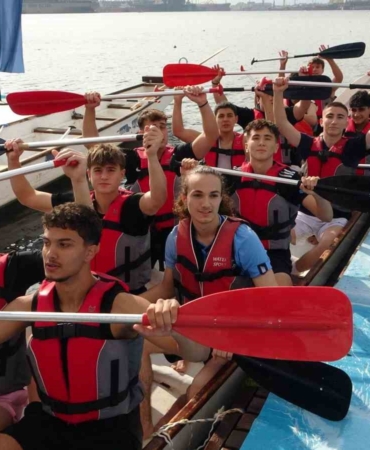 Pendik’te düzenlenen ‘Cumhuriyet Kupası Dragon Bot Yarışları’ nefes kesti