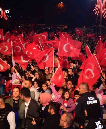 Sancaktepe’de 29 Ekim Cumhuriyet’in 101’inci yılı coşkuyla kutlandı